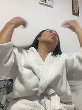 Emma Sanz   online show from March 2026 12:19:01 PM