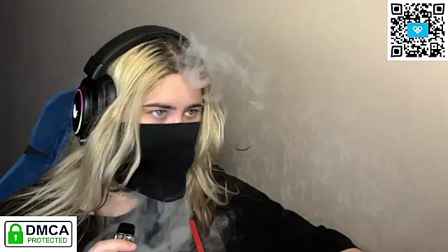 Snapshot of UnaXyling chatting on February 2026 11:39:01 PM UnaXyling online show from February 2026 11:39:01 PM