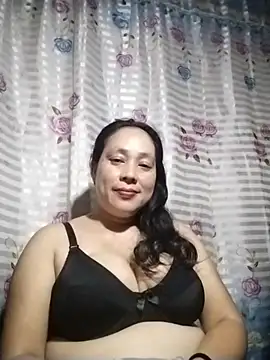 Snapshot of May_Bombs chatting on February 2026 12:44:02 PM May Bombs online show from February 2026 12:44:02 PM