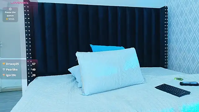 Snapshot of tightlittleebony chatting on February 2026 11:06:01 PM tightlittleebony online show from February 2026 11:06:01 PM