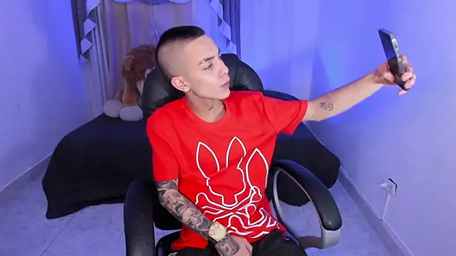 Snapshot of Dereck_Boy_ chatting on February 2026 04:19:01 AM Dereck Boy online show from February 2026 04:19:01 AM