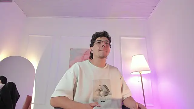 Snapshot of Axel_Creed chatting on February 2026 01:56:02 AM Axel Creed online show from February 2026 01:56:02 AM