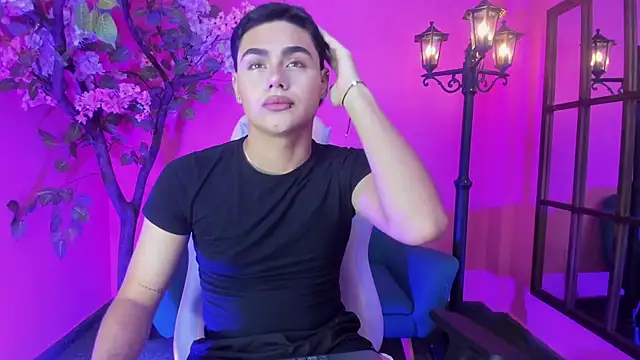 Snapshot of FemNoa chatting on February 2026 11:14:02 AM FemNoa online show from February 2026 11:14:02 AM