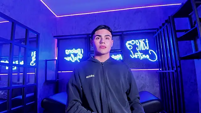 Snapshot of FemNoa chatting on February 2026 01:08:02 PM FemNoa online show from February 2026 01:08:02 PM