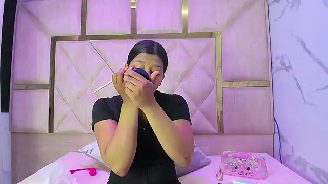 Snapshot of Vaneline2 chatting on February 2026 07:30:02 PM Vaneline2 online show from February 2026 07:30:02 PM