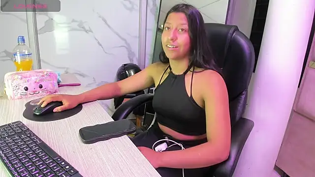 Snapshot of Vaneline2 chatting on February 2026 10:54:01 PM Vaneline2 online show from February 2026 10:54:01 PM