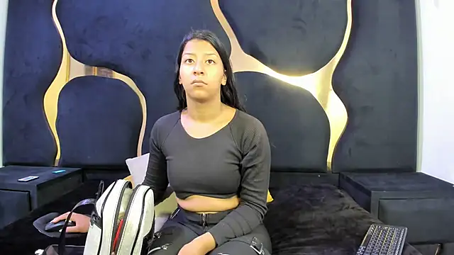 Snapshot of Vaneline2 chatting on July 2026 01:18:02 PM Vaneline2 online show from July 2026 01:18:02 PM