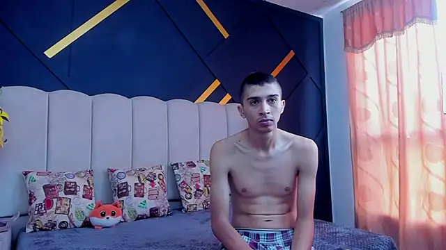 Snapshot of MiaANDrony chatting on February 2026 12:39:02 PM MiaANDrony online show from February 2026 12:39:02 PM