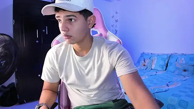 Snapshot of Adrian_Prime_ chatting on February 2026 08:07:01 PM Adrian Prime online show from February 2026 08:07:01 PM