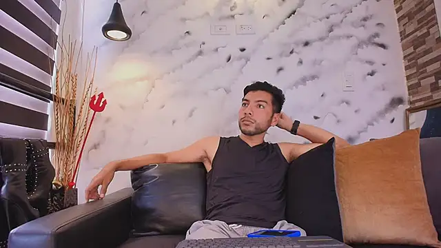 Max Hornye online show from March 2026 05:38:01 PM