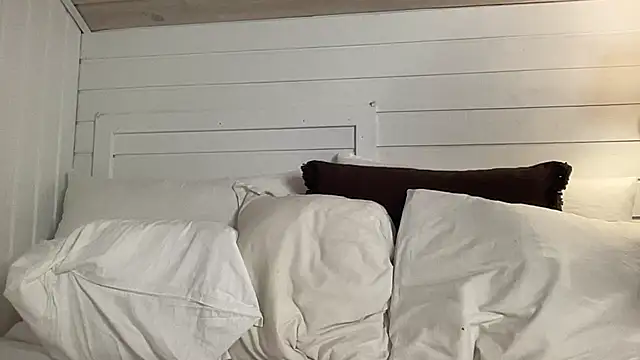 Snapshot of NoahhSkye chatting on February 2026 09:19:02 PM NoahhSkye online show from February 2026 09:19:02 PM