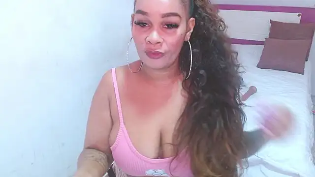 Snapshot of HELETRAS chatting on February 2026 02:24:02 PM HELETRAS online show from February 2026 02:24:02 PM