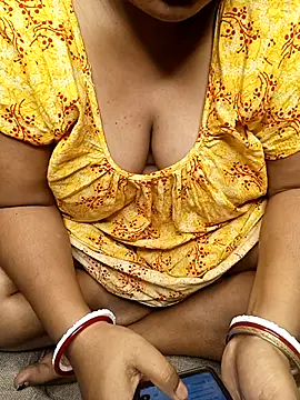 R Queen online show from March 2026 02:03:02 PM