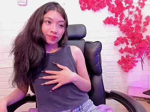 LaurynShell online show from February 2026 05:47:01 AM