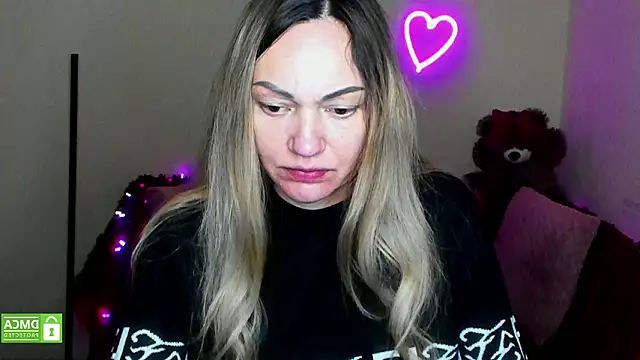 Snapshot of BlondMikey22 chatting on February 2026 07:57:02 AM BlondMikey22 online show from February 2026 07:57:02 AM