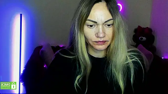 Snapshot of BlondMikey22 chatting on February 2026 06:18:02 AM BlondMikey22 online show from February 2026 06:18:02 AM