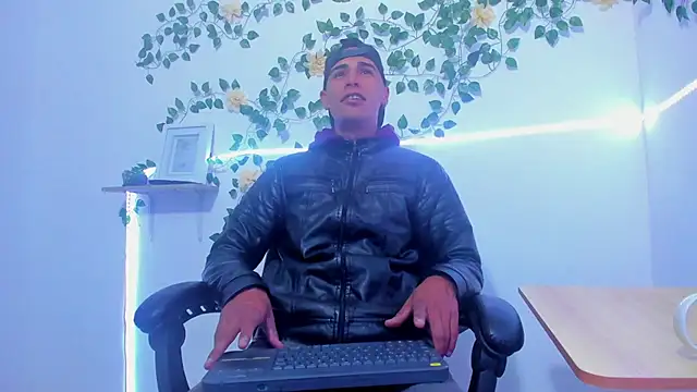 Snapshot of Andrey_santamaria chatting on February 2026 02:36:01 PM Andrey santamaria online show from February 2026 02:36:01 PM