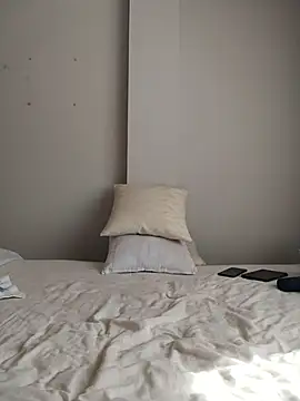 Lyonette reading1 online show from February 2026 02:17:02 PM