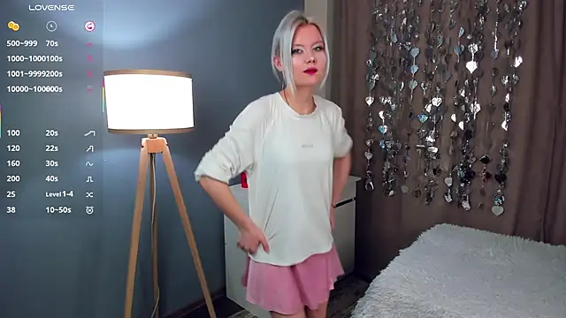 GoldenLenarz online show from February 2026 11:11:01 AM