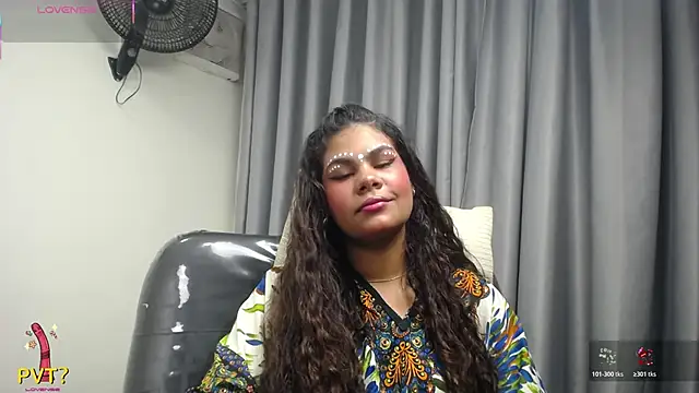 yaazhinii online show from March 2026 12:10:02 PM