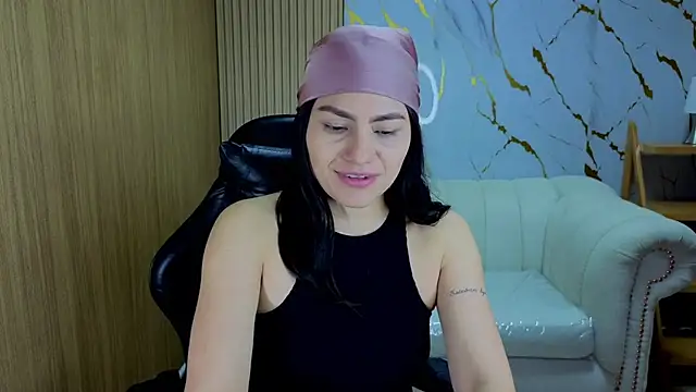 Snapshot of rox_luxury_tf chatting on July 2026 12:45:01 PM rox luxury tf online show from July 2026 12:45:01 PM
