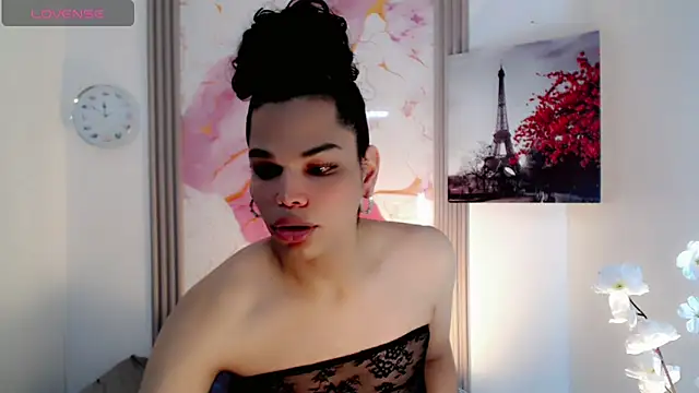 Snapshot of Zonce_shimer chatting on May 2026 07:33:02 PM Zonce shimer online show from May 2026 07:33:02 PM
