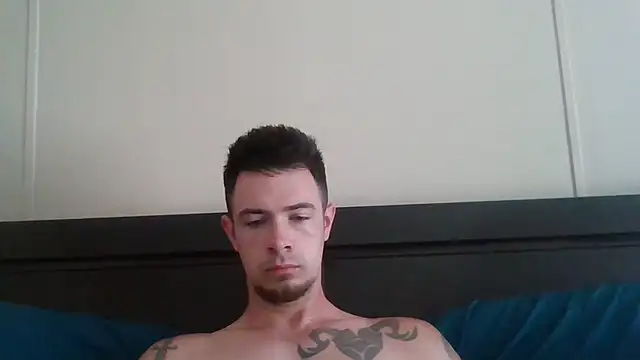 Snapshot of midnightsinz chatting on April 2026 04:44:01 PM midnightsinz online show from April 2026 04:44:01 PM