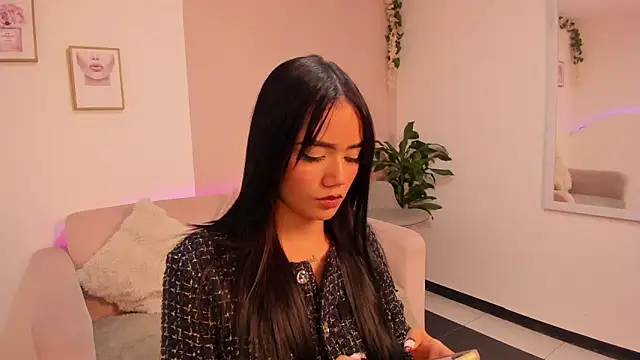 Snapshot of Mila_jenner chatting on February 2026 12:04:01 PM Mila jenner online show from February 2026 12:04:01 PM