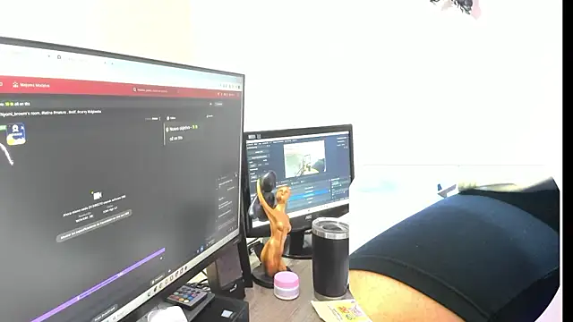 Snapshot of Nyomi_browm chatting on February 2026 05:17:01 AM Nyomi browm online show from February 2026 05:17:01 AM