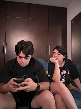 EmilyAndAndrew online show from March 2026 04:25:02 AM