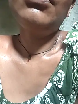Snapshot of Sweet-runi chatting on May 2026 08:10:01 AM Sweet-runi online show from May 2026 08:10:01 AM