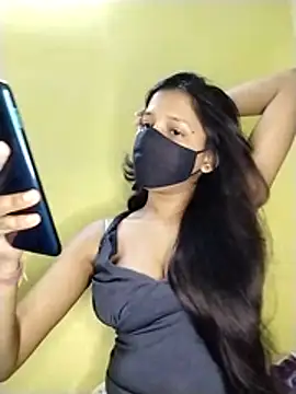 Snapshot of Naina-hott chatting on May 2026 06:57:02 PM Naina-hott online show from May 2026 06:57:02 PM