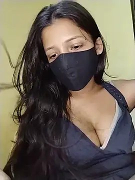 Snapshot of Naina-hott chatting on May 2026 07:11:01 PM Naina-hott online show from May 2026 07:11:01 PM