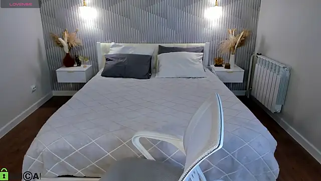 Snapshot of adele_crown chatting on February 2026 06:26:01 AM adele crown online show from February 2026 06:26:01 AM