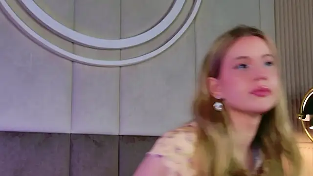 Snapshot of Beckie_White chatting on February 2026 08:40:01 PM Beckie White online show from February 2026 08:40:01 PM