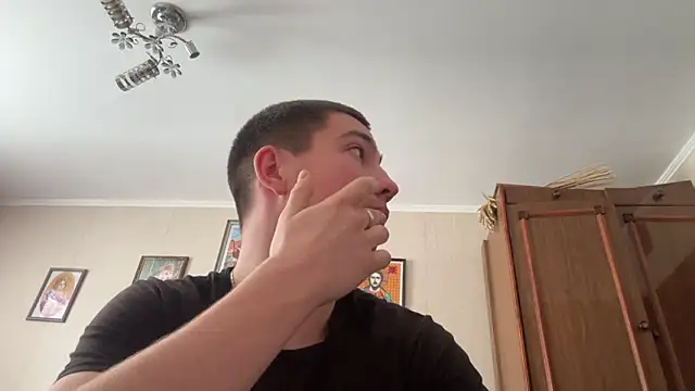 Snapshot of MoonlightVera chatting on February 2026 09:05:02 AM MoonlightVera online show from February 2026 09:05:02 AM