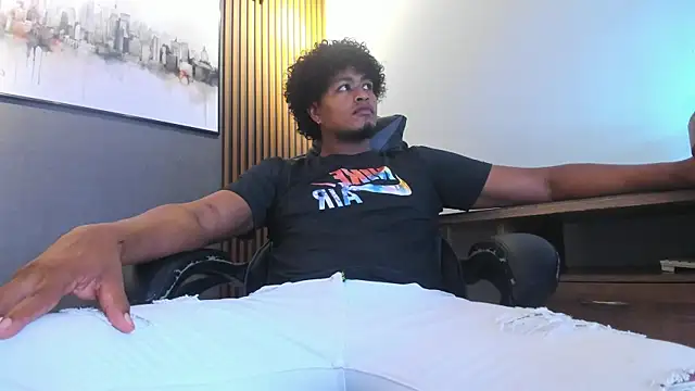 Snapshot of Kai_Moreno chatting on February 2026 07:10:02 PM Kai Moreno online show from February 2026 07:10:02 PM