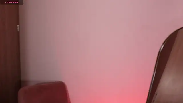 lara bombshell  online show from April 2026 10:18:01 AM