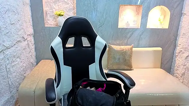 Snapshot of Catalina_Tx_ chatting on February 2026 01:01:02 PM Catalina Tx online show from February 2026 01:01:02 PM