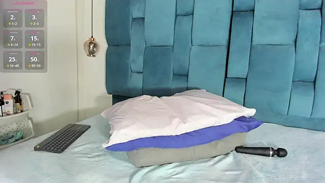 venezolana  caro online show from July 2026 12:20:01 PM