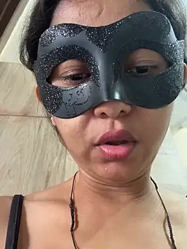 raavigirl online show from April 2026 07:05:01 AM