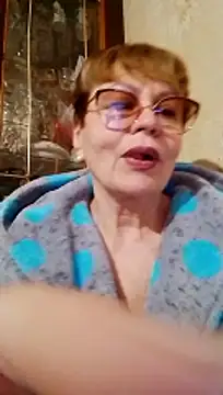 Snapshot of SophieBurns chatting on April 2026 06:10:01 PM SophieBurns online show from April 2026 06:10:01 PM
