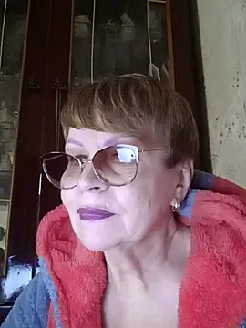 Snapshot of SophieBurns chatting on April 2026 12:19:02 PM SophieBurns online show from April 2026 12:19:02 PM