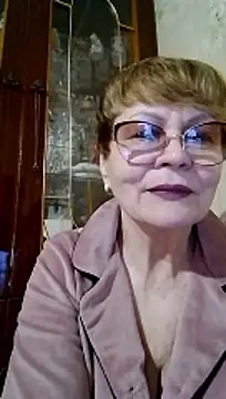 Snapshot of SophieBurns chatting on May 2026 11:59:01 AM SophieBurns online show from May 2026 11:59:01 AM