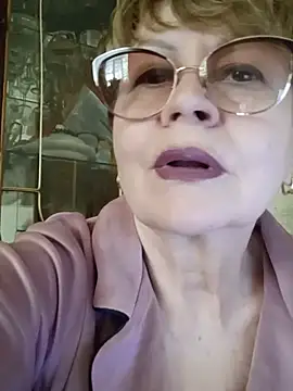 Snapshot of SophieBurns chatting on May 2026 10:47:01 AM SophieBurns online show from May 2026 10:47:01 AM
