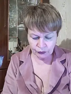 Snapshot of SophieBurns chatting on May 2026 02:01:01 PM SophieBurns online show from May 2026 02:01:01 PM