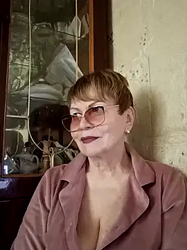 Snapshot of SophieBurns chatting on May 2026 10:32:02 AM SophieBurns online show from May 2026 10:32:02 AM