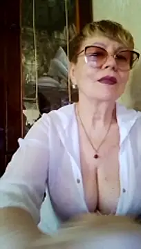 Snapshot of SophieBurns chatting on July 2026 10:52:02 AM SophieBurns online show from July 2026 10:52:02 AM