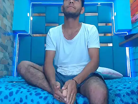 Snapshot of warmNoah chatting on February 2026 07:36:01 PM warmNoah online show from February 2026 07:36:01 PM