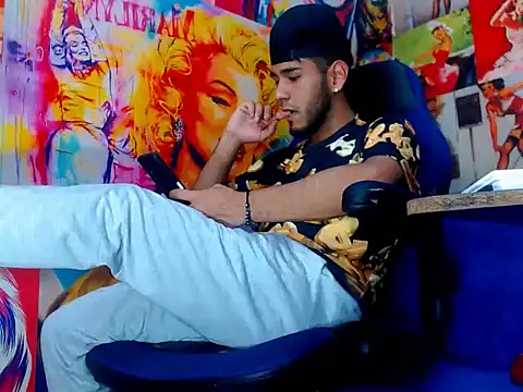 warmNoah online show from April 2026 06:08:02 PM